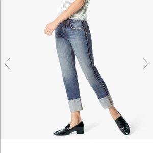 Joe’s Jeans Billie BF slim ankle. Collector’s Edtn